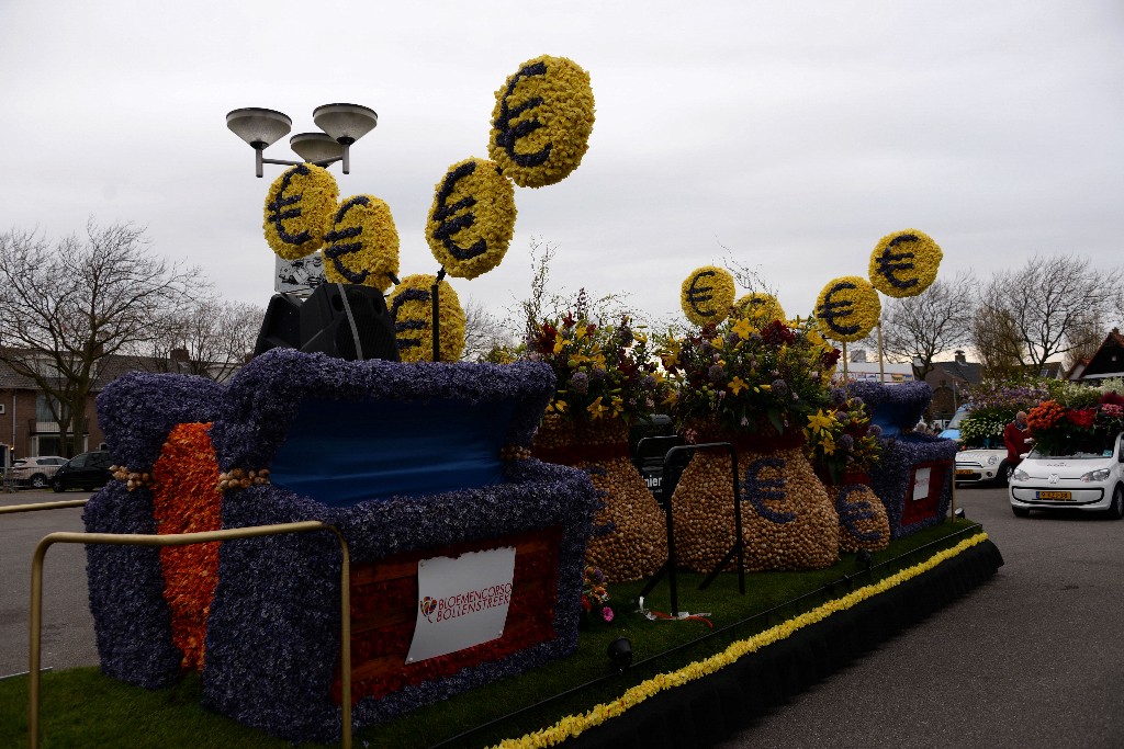 ../Images/Bloemencorso Noordwijkerhout 084.jpg